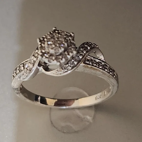 Vintage Ross-Simons Natural Diamond .205CTW & Sterling Silver 925 Ring